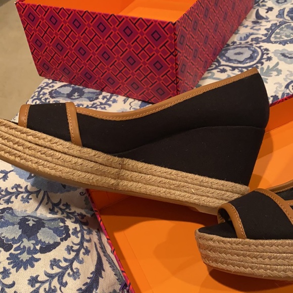 SOLD ON DIFFERENT PLATFORM - Picture 5 of 10